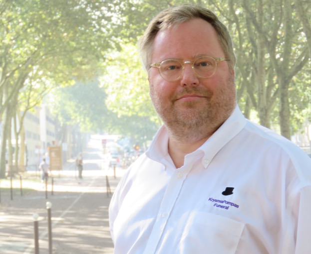 personnel de krysmapompas, pompes funèbres à Meudon-la-Forêt (92)